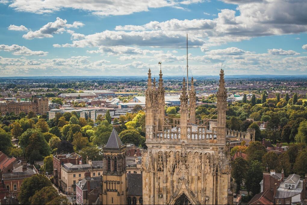 于乡：悠游英伦风情j9九游会登录彼岸(图2)