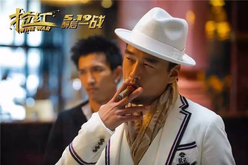 19日 男性荷尔蒙爆棚的枪战和兄弟情谊(内含影讯)j9九游会登录【XD·影讯5月15日】《抢红》5月(图5) 19日 男性荷尔蒙爆棚的枪战和兄弟情谊(内含影讯)j9九游会登录【XD·影讯5月15日】《抢红》5月(图5)